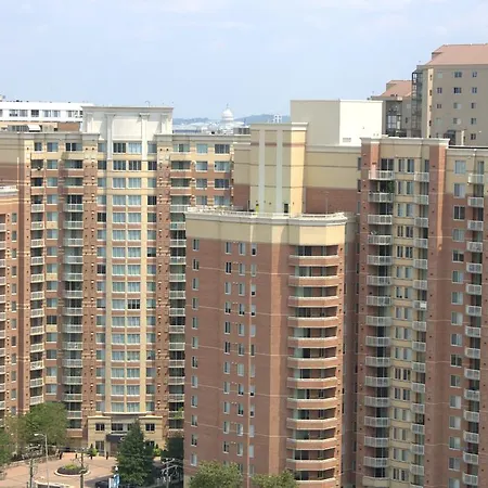 Crystal Quarters Corporate Housing At The Gramercy